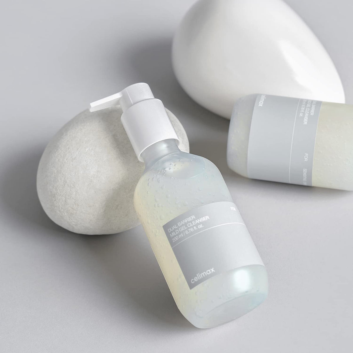 celimax pump dispensing soft foam for easy application and comfortable cleansing