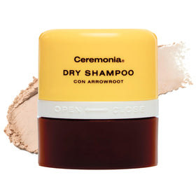 Ceremonia pouf front packaging showing compact design and branding for easy touch-ups