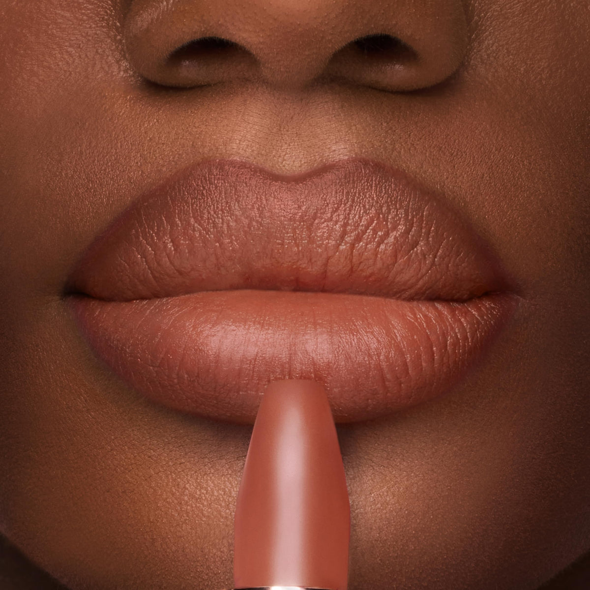 Charlotte Tilbury angled tip closeup for precise application and crisp edges