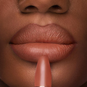 Charlotte Tilbury angled tip closeup for precise application and crisp edges