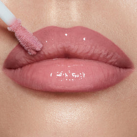 Charlotte Tilbury cap and label detail highlighting premium design and clarity