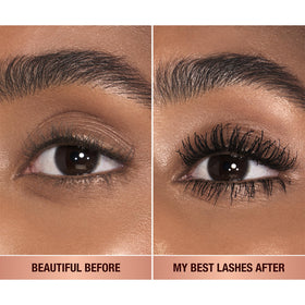 Charlotte Tilbury wand close-up highlighting paddle brush for lifted lashes