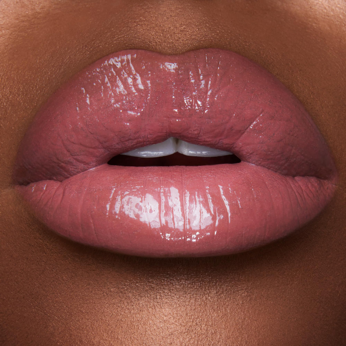 Charlotte Tilbury on model in daylight demonstrating flattering everyday wear