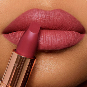 Charlotte Tilbury texture close-up of creamy formula, highlights comfortable matte finish