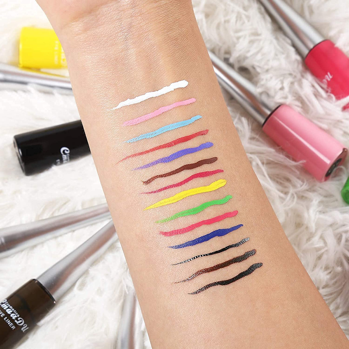CHARMCODE liner used to create winged eye look demonstrating long-wear benefit
