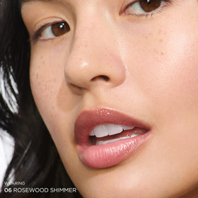 Clarins fine shimmer detail magnified to show 3D shine without gritty texture