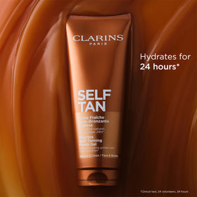 Clarins face application demo illustrating gentle, precise coverage