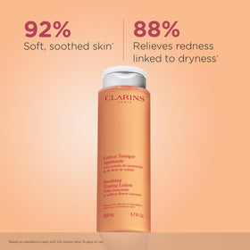 CLARINS close-up of lotion texture illustrating lightweight, hydrating finish benefit