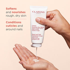 CLARINS texture close-up in tube, shows lightweight cream absorbing quickly