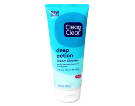 Clean & Clear cream texture close-up illustrating smooth consistency for gentle cleansing