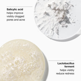 Clinique texture swatch demonstrating smooth blendable finish and mattifying effect