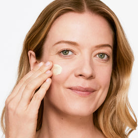 Clinique moisturiser in hand demonstrating application for instant comfort