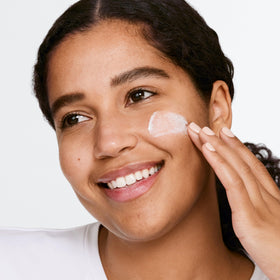 Clinique ingredient label highlighting salicylic acid for pore-refining benefit