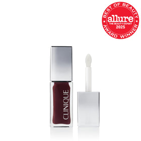 Clinique closeup of soft tapered applicator demonstrating precise application benefit