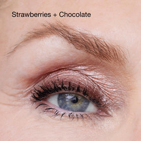 Clinique close-up of the powder applicator tip highlighting precise application and soft finish