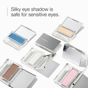 Clinique close-up of powder texture in Sugar Cane showing smooth finish and easy blendability