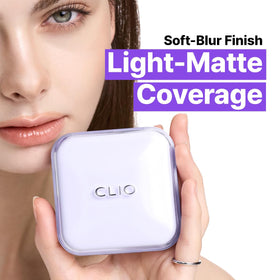 CLIO PROFESSIONAL open compact with puff demonstrating neat, travel-ready application