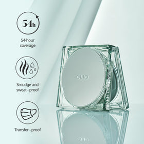 CLIO PROFESSIONAL application puff detail showing precise control for even coverage