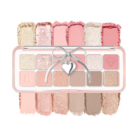 CLIO PROFESSIONAL front packaging showing palette compact and branding benefits quick-access