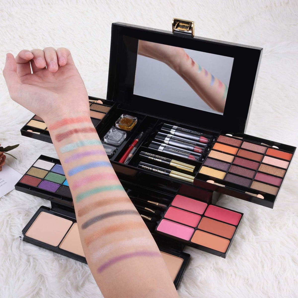 coliusa lifestyle woman applying makeup demonstrating finished look, day-to-night versatility