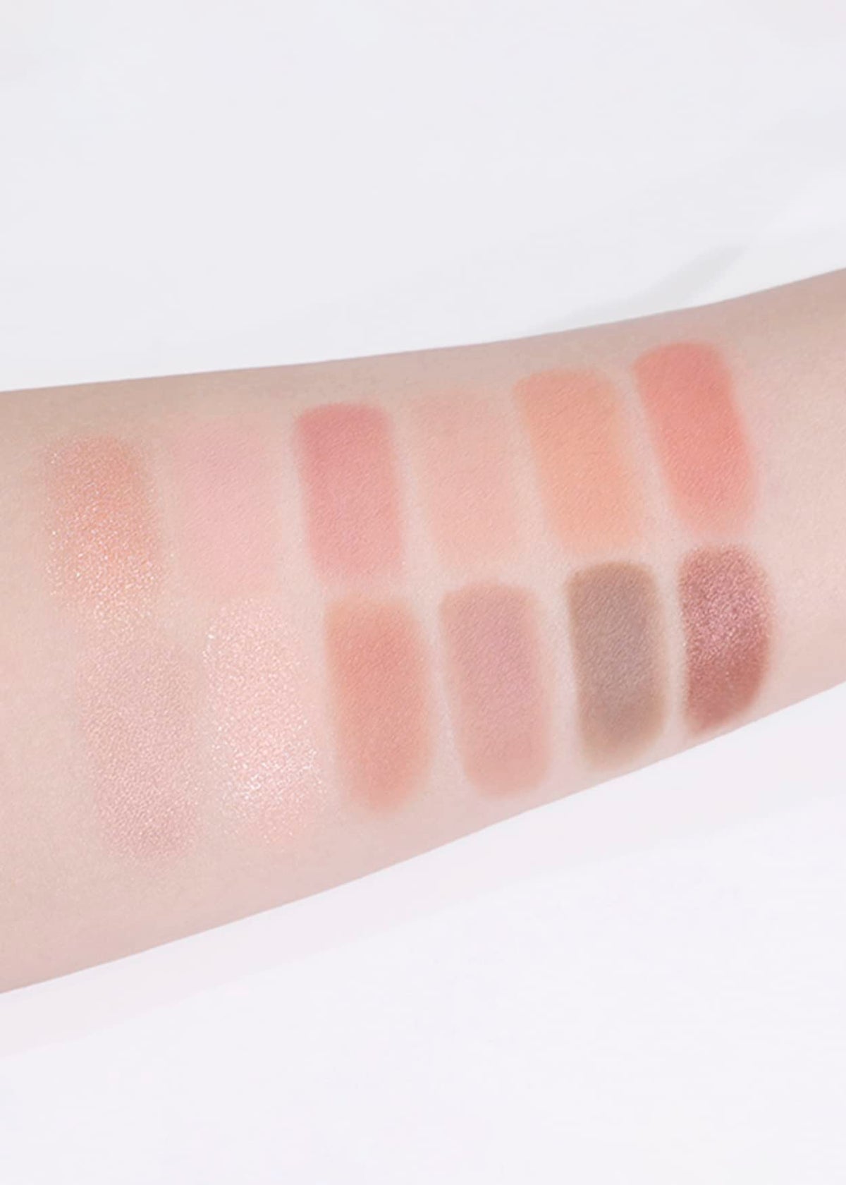 COLORGRAM close-up of matte shades highlighting smooth blendability and soft finish