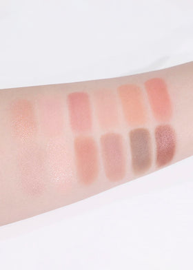 COLORGRAM close-up of matte shades highlighting smooth blendability and soft finish