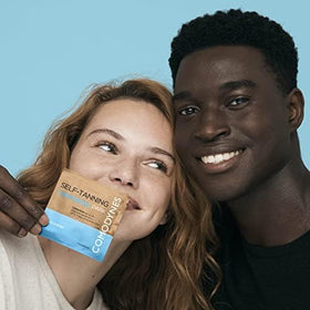 Comodynes application on neck and décolleté for even, natural-looking tan