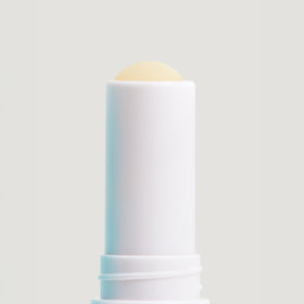 COOLA Liplux lip before and after showing improved softness benefit