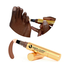 CORN-CEALER front packaging showcasing shade NUTMEG and compact design benefit