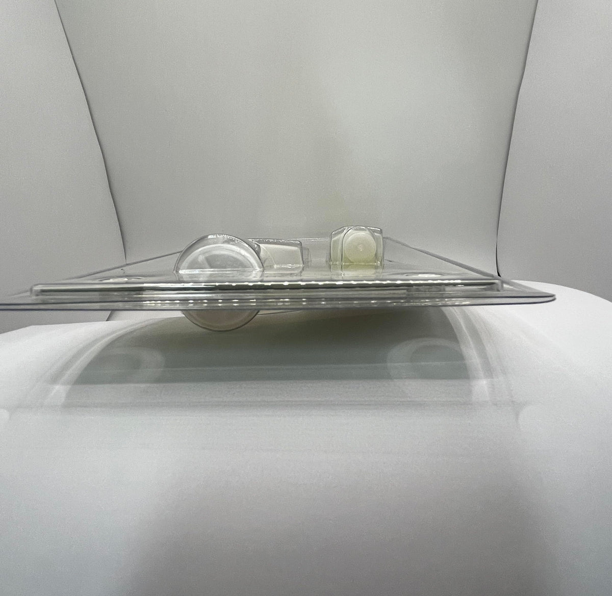 COSMOCOS lifestyle bathroom shelf with treatment set for daily use