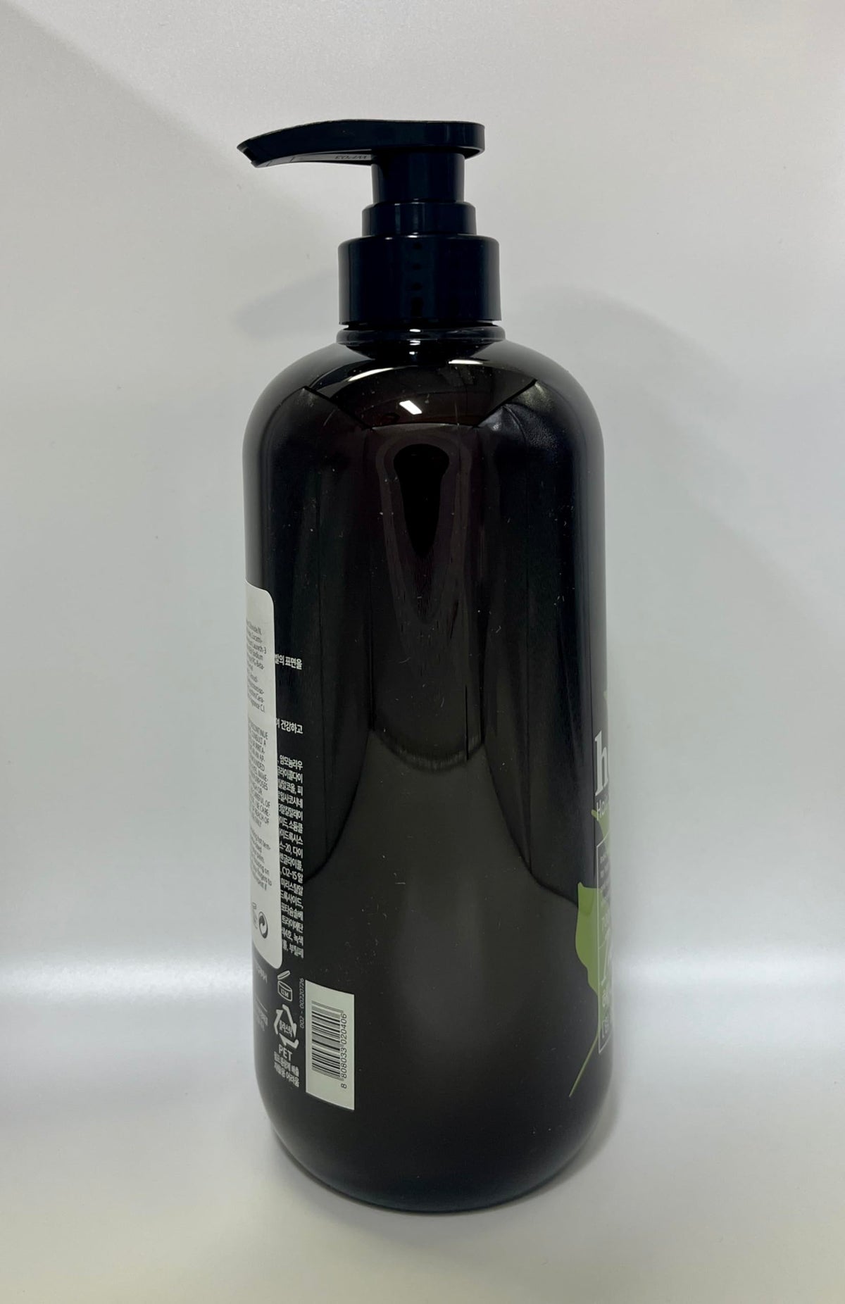 COSMOCOS hand with rich lather, illustrates effective cleansing