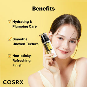 COSRX two textures on hand being mixed to ensure even ingredient distribution