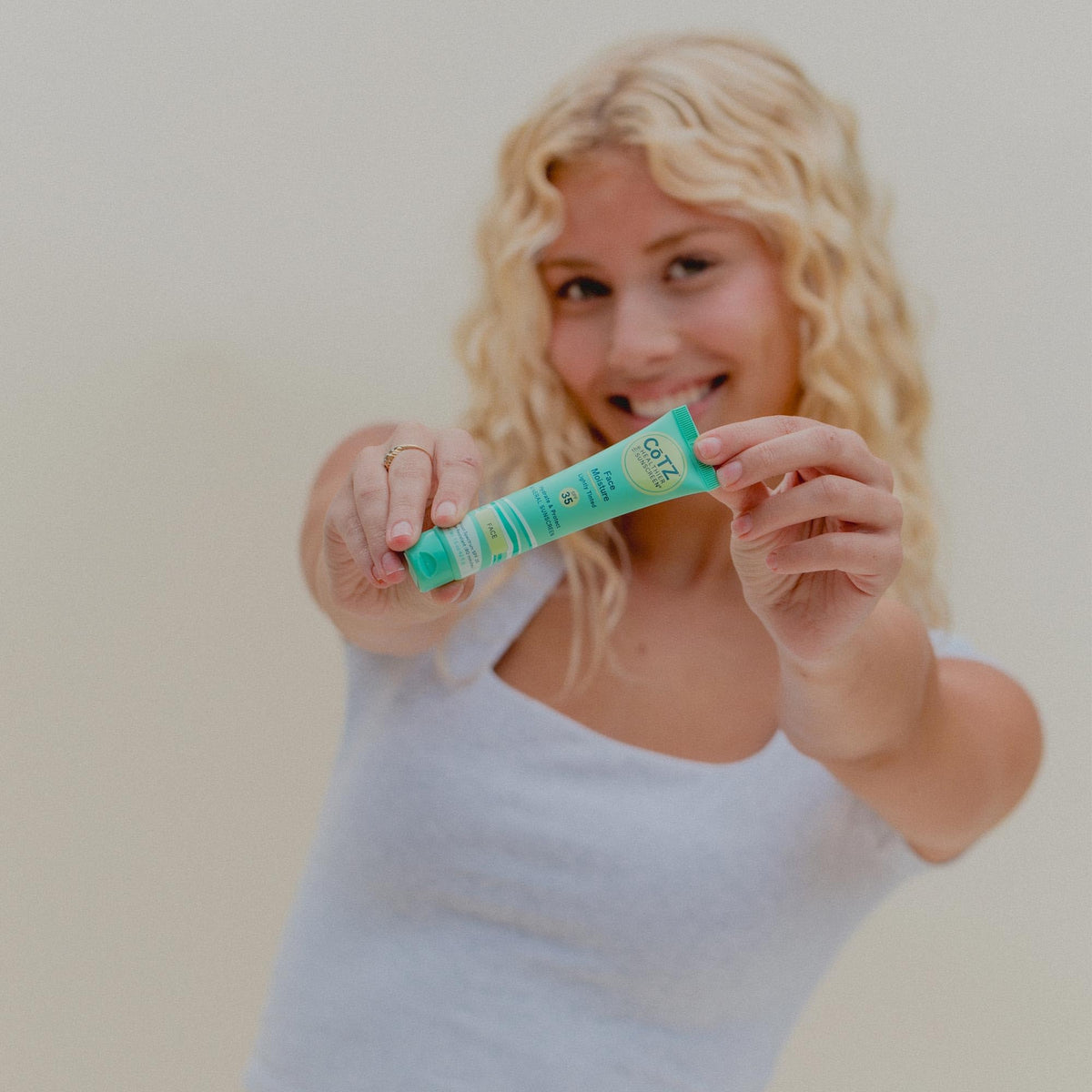 CoTZ label close-up highlighting ingredient claims and reef-friendly promise