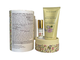 Crabtree & Evelyn hand crème texture from tube, rich moisturizing finish benefit