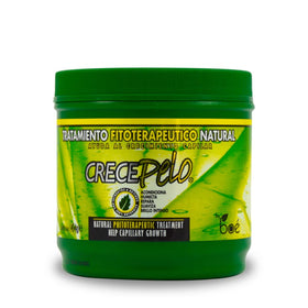 Crece Pelo shampoo bottle close-up highlighting label and gentle cleansing benefit