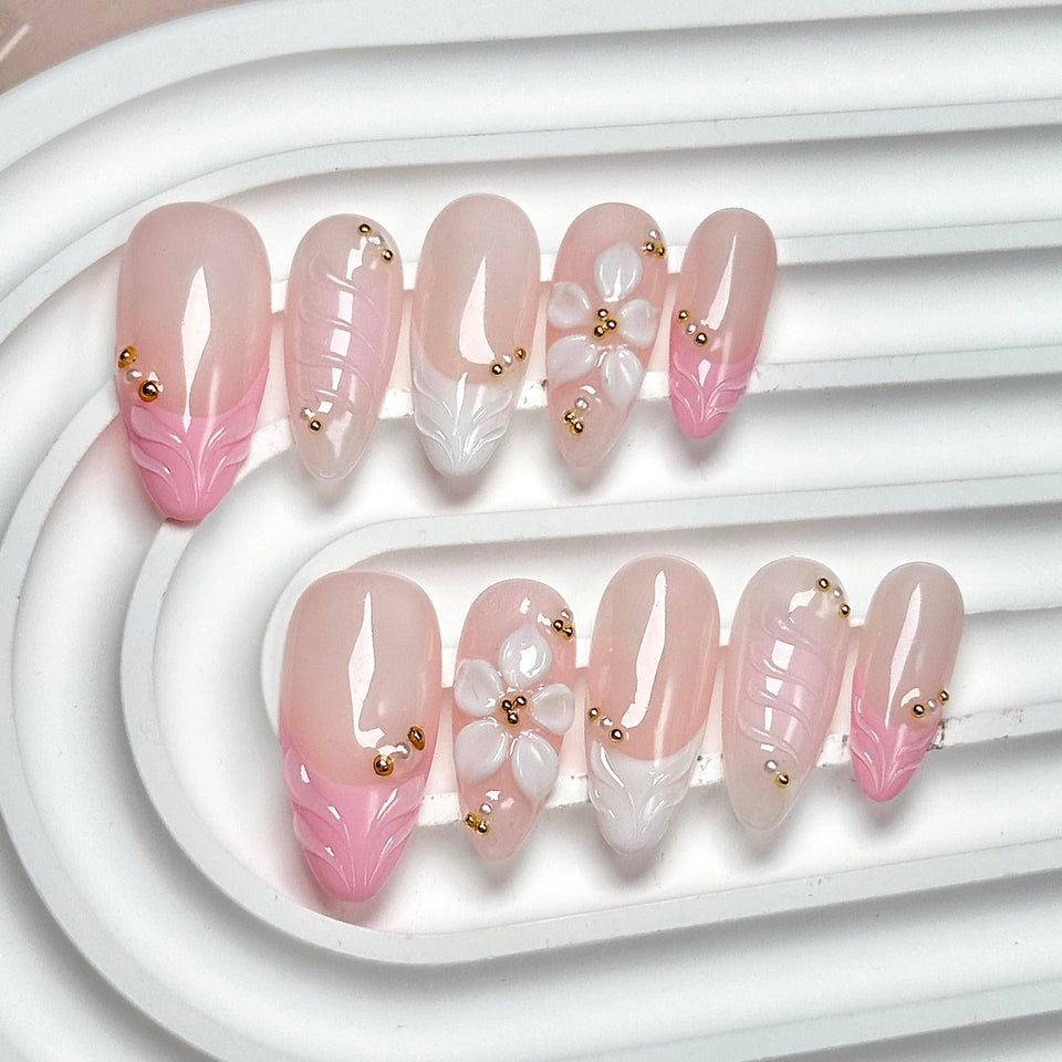 CTTHNBD front packaging showing almond pink floral nails and included items for quick styling