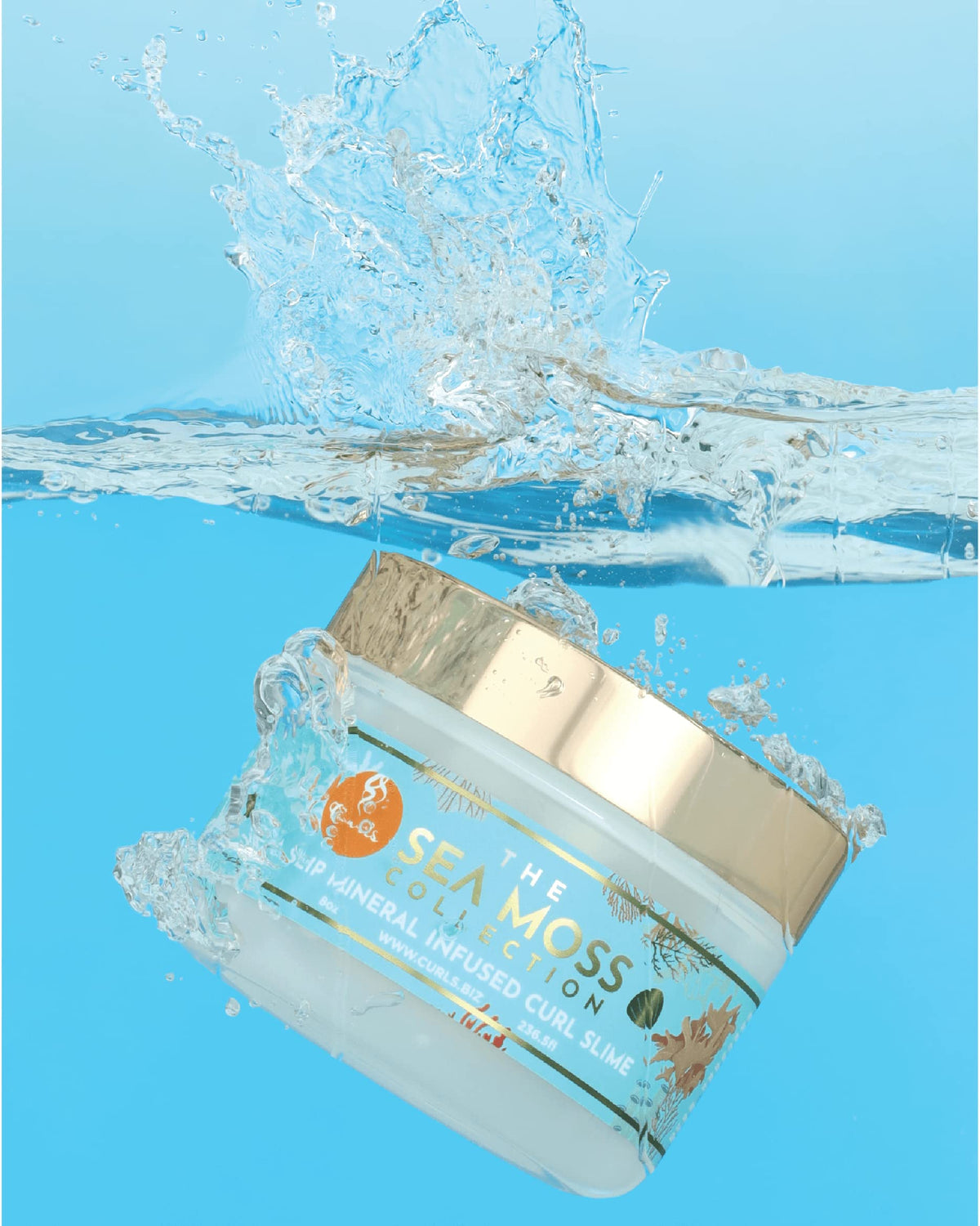 Curls jelly texture close-up highlighting silky slip and hydration benefit