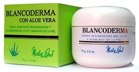 curveland Blancoderma Cream texture close-up with spoonful highlighting smooth soothing aloe benefit