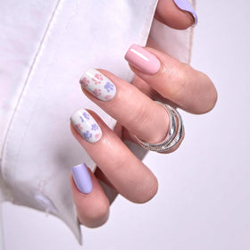 CurvLife close-up gel texture highlighting shine and chip resistance