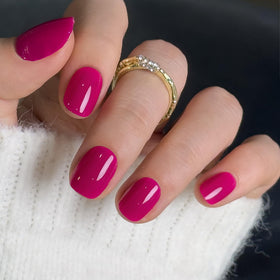 CurvLife close-up of soft gel texture highlighting flexible, chip-resistant finish