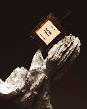 CYKLAR Sacred Santal oil texture close-up highlighting smooth formula that melds with skin