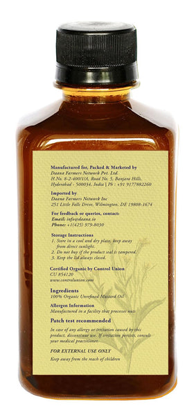 DAANA oil applied to skin demonstrating moisturization benefit
