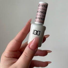 DAISY DND 889 Satin gel and lacquer bottles side-by-side for matching color benefit