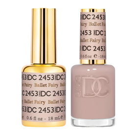 DAISY DND front packaging showing gel and lacquer duo and clear color benefit