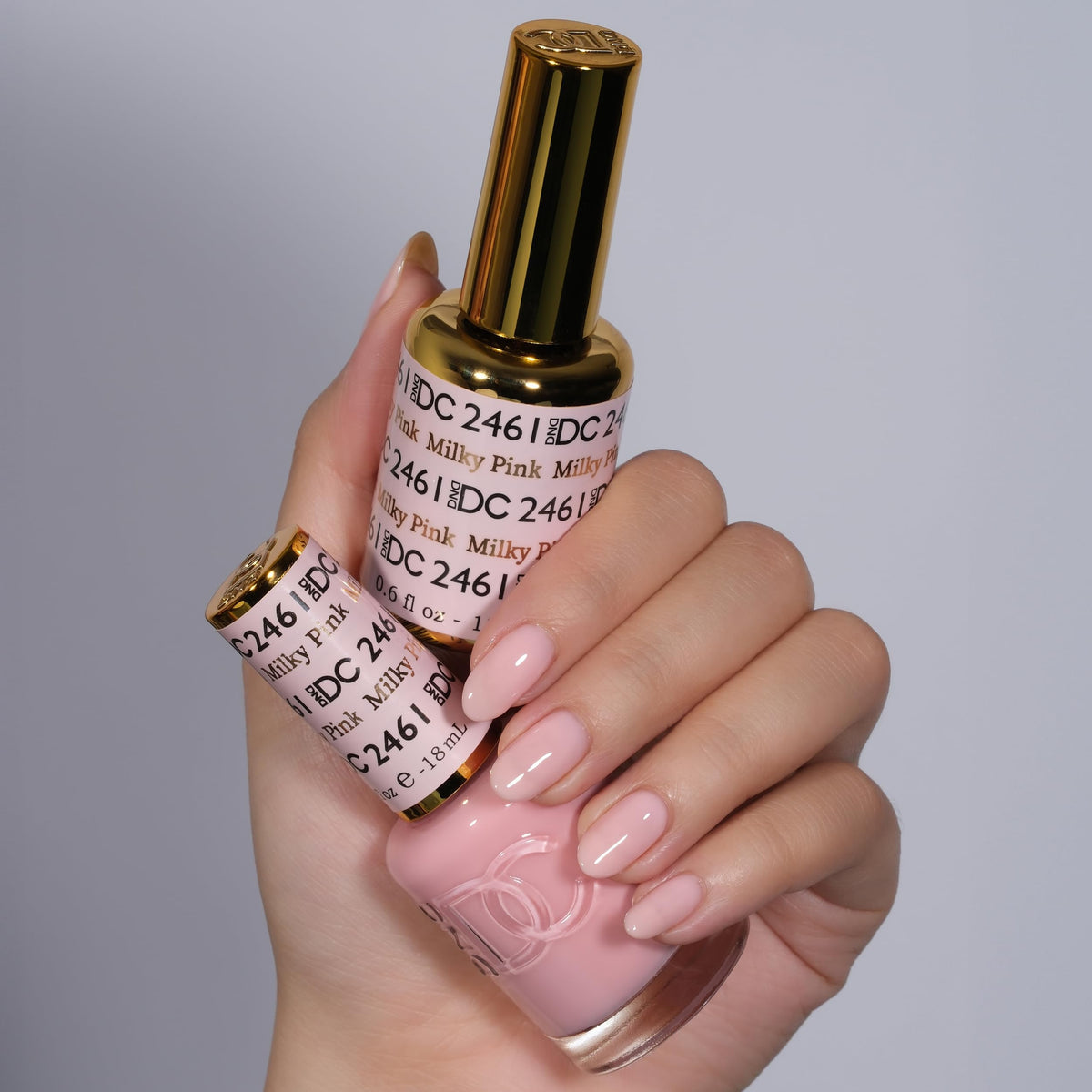 DAISY DND gel polish bottle close-up highlighting brush and smooth texture