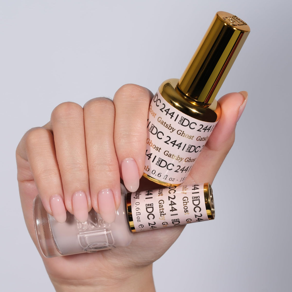 DAISY DND brush stroke close-up of Gatsby Ghost showing sheer texture and smooth coverage