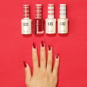 DAISY DND gel texture close-up highlighting smooth, highly pigmented finish