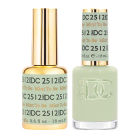 DAISY DND front packaging showing both gel and lacquer, easy matching shade