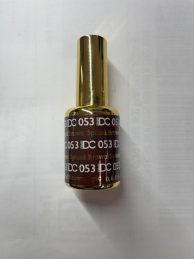 DAISY DND lacquer brushstroke showing even application benefits