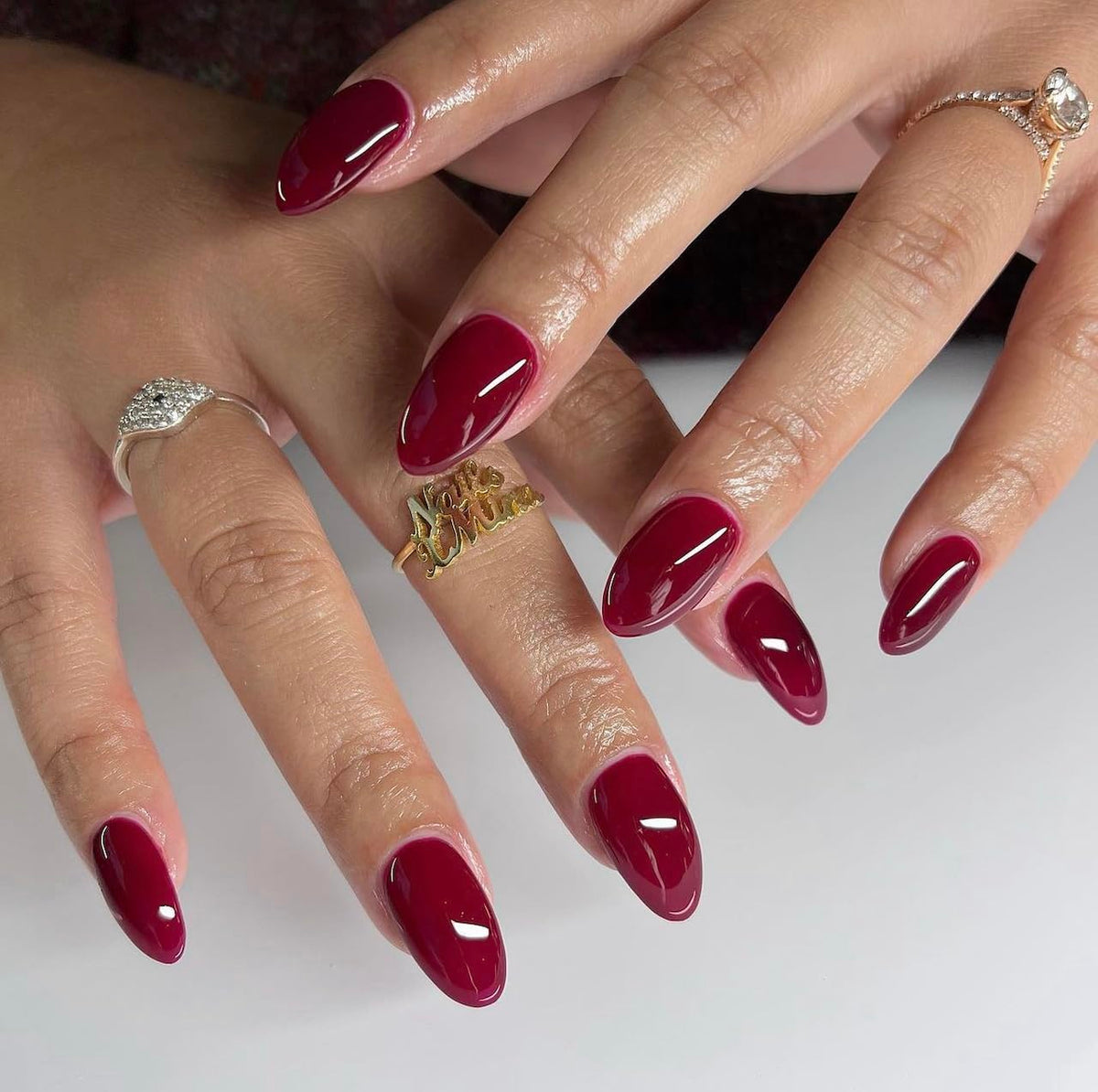 DAISY DND gel brush stroke of Wineberry showing smooth, opaque pigment and coverage